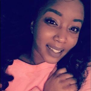 Meet your Posher, Ebony